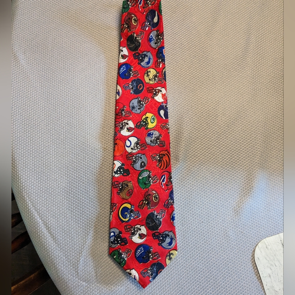 Vintage Team NFL Necktie Mens Red Shirt Tie 90s Sports Football Dead stock - Picture 2 of 4